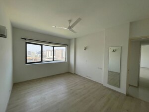 Room in 3 BHK Apartment at Ireo Skyon, Sector 60 – for Sale