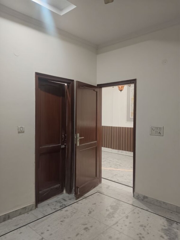 Room, sector 37 3 Bedroom 1350 Sq.Ft. Builder Floor In Sector 37 Faridabad 9596745