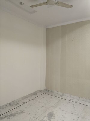 Room in 3 BHK Builder Floor at Sector 37 – for Sale