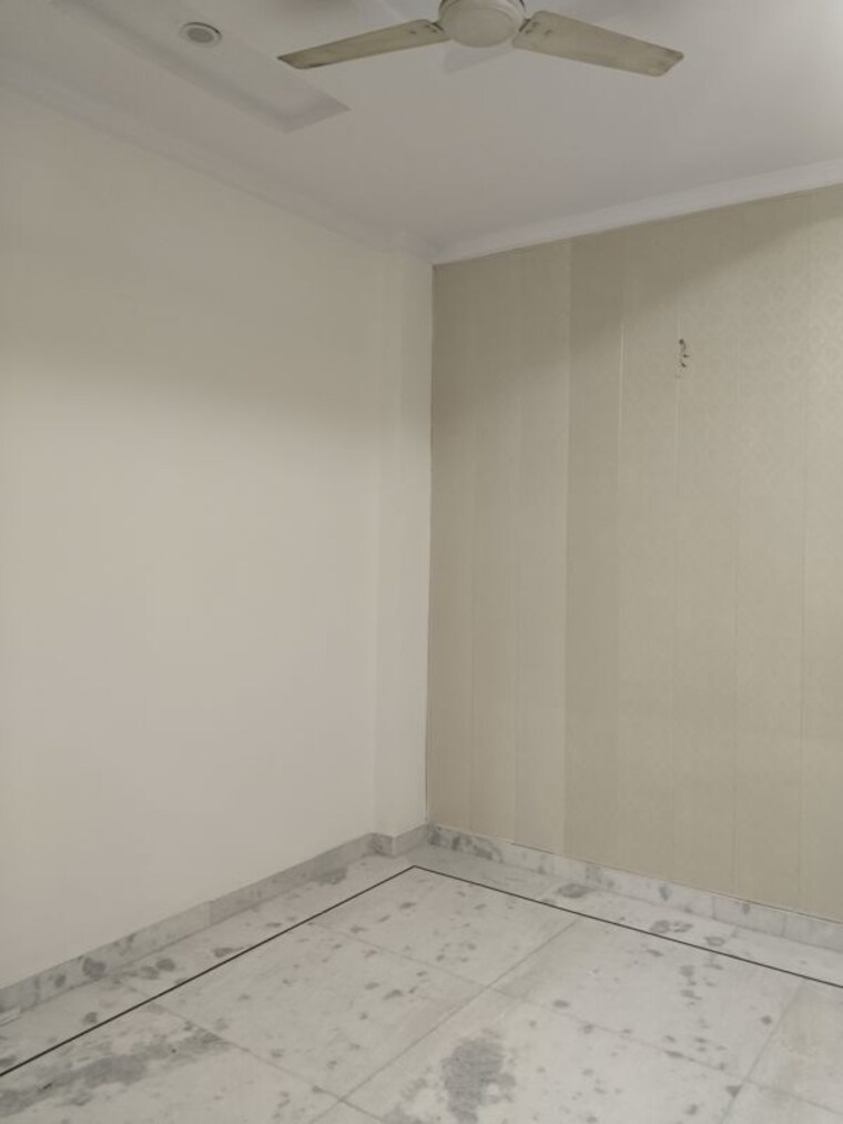 Room, sector 37 3 Bedroom 1350 Sq.Ft. Builder Floor In Sector 37 Faridabad 9596745