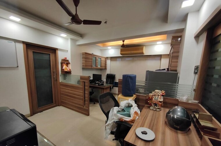 Team Area, chembur Commercial Office Space 780 Sq.Ft. In Chembur Mumbai 9715345