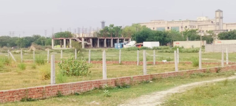 undefined, sector 20 yamuna expressway  350 Sq.Mt. Plot In Sector 20 Yamuna Expressway Greater Noida 9436930