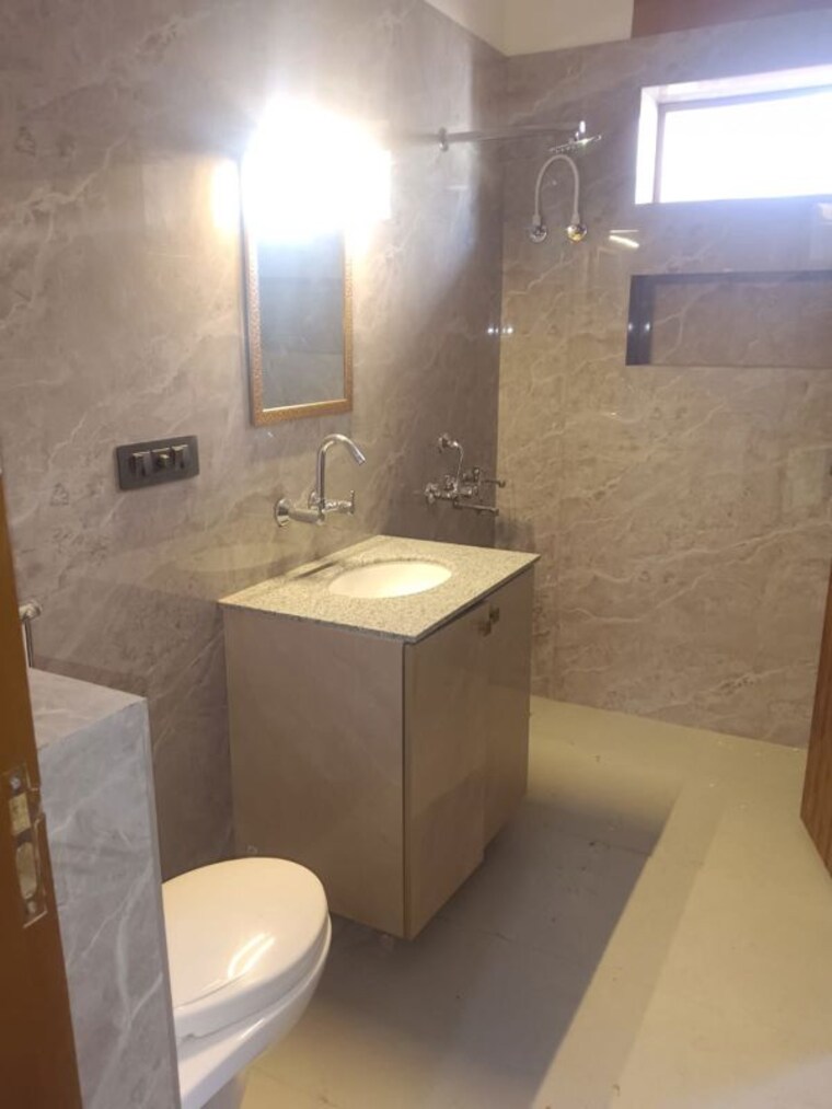 Bathroom, jadhunath-enclave 3.5 Bedroom 350 Sq.Ft. Builder Floor In Sector 29 Faridabad 9715271