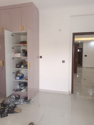 Bathroom in 3.5 BHK Builder Floor at Jadhunath Enclave, Sector 29 – for Rent