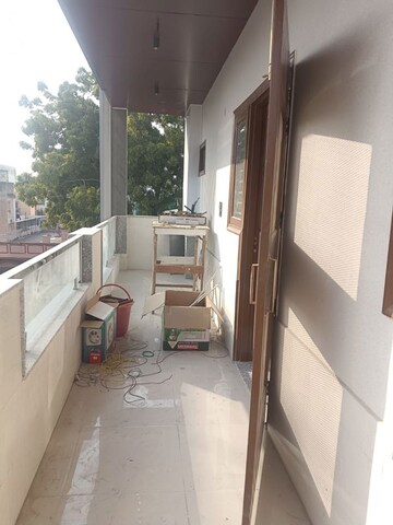 Balcony in 3.5 BHK Builder Floor at Jadhunath Enclave, Sector 29 – for Rent