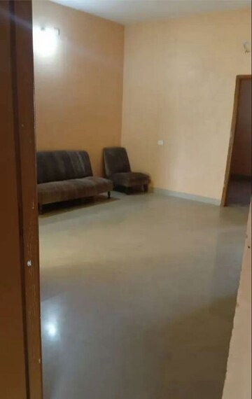 2 BHK Apartment For Rent in Lalpur