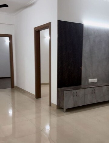 Room in 3 BHK Apartment at ATS Nobility, Sector 4 Greater Noida – for Rent