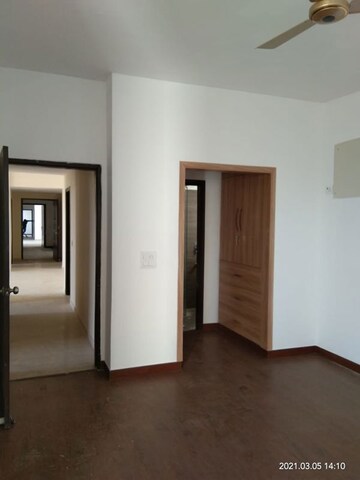 Room in 3 BHK Apartment at Umang Winter Hills, Sector 77 – for Rent