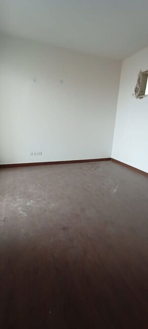 Room in 2 BHK Apartment at Umang Winter Hills, Sector 77 – for Rent