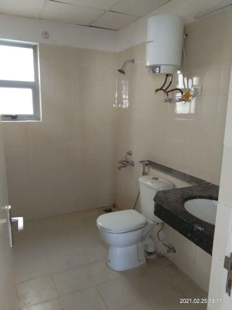 Bathroom, vatika-lifestyle-homes 3 Bedroom 1735 Sq.Ft. Apartment In Sector 83 Gurgaon 9716338