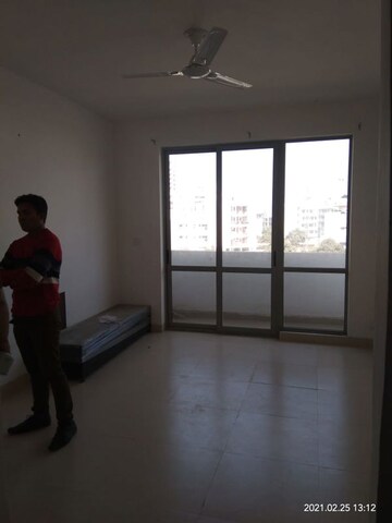Room in 3 BHK Apartment at Vatika Lifestyle Homes, Sector 83 – for Sale