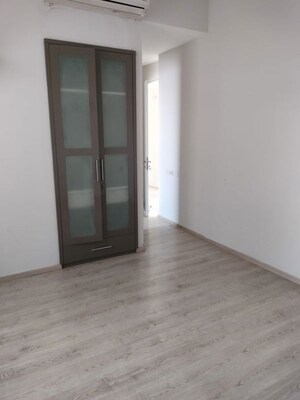 Room in 2 BHK Apartment at Ireo Skyon, Sector 60 – for Sale