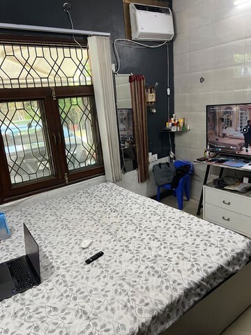 Room in 3 BHK Builder Floor at Shastri Nagar – for Sale