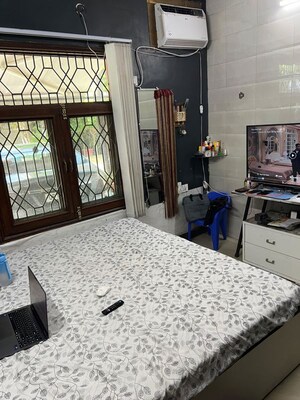 Master Bedroom in 3 BHK Builder Floor at Shastri Nagar – for Sale