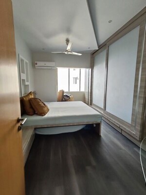 2 BHK Apartment For Rent in Lodha The Park, Worli