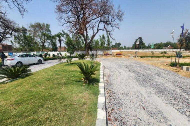 Garden, vijayanagar 4th stage  4025 Sq.Ft. Plot In Vijayanagar 4th Stage Mysore 9717476