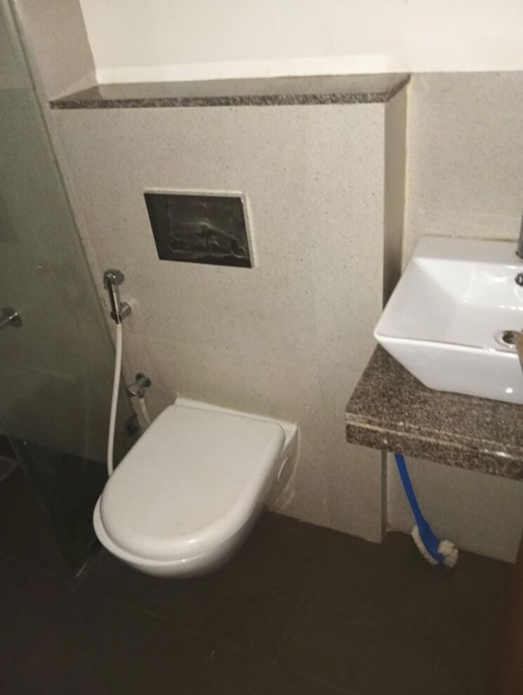 Bathroom, raunak-residency-thane 1 Bedroom 432 Sq.Ft. Apartment In Pokhran Road No One Thane 9717806