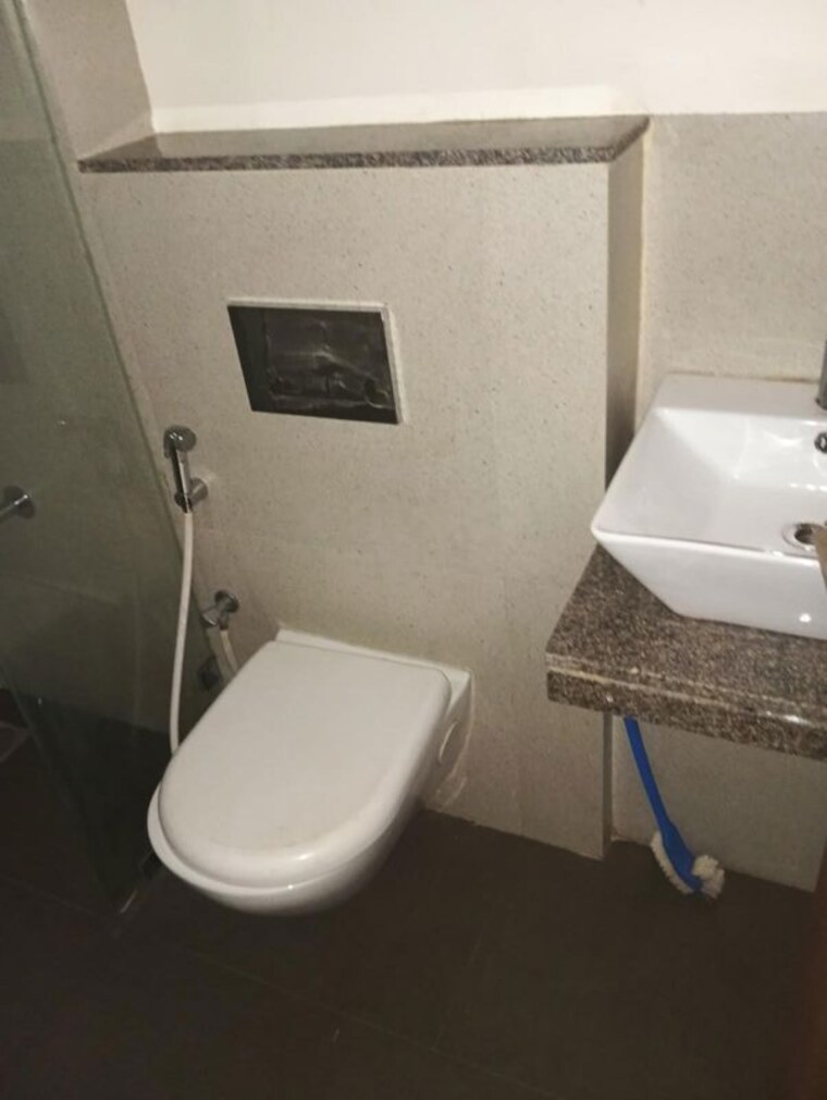 Bathroom, raunak-residency-thane 1 Bedroom 432 Sq.Ft. Apartment In Pokhran Road No One Thane 9717806