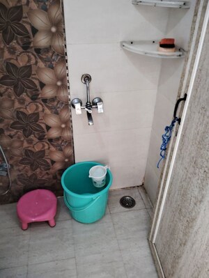 Bathroom in 1 BHK Builder Floor at Vasundhara Sector 16 – for Rent
