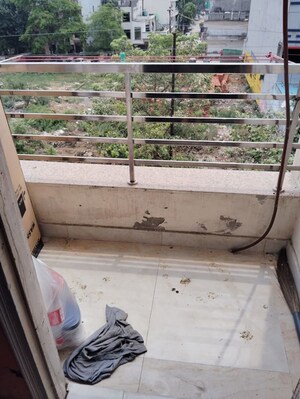Furnished Amenities in 1 BHK Builder Floor at Vasundhara Sector 16 – for Rent