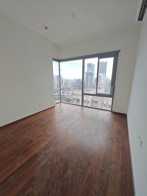 Room in 3 BHK Apartment at Piramal Mahalaxmi, Mahalaxmi – for Rent