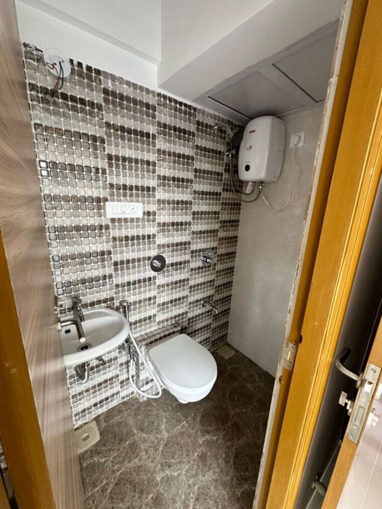 Bathroom, marathon-neo-hills 1 Bedroom 311 Sq.Ft. Apartment In Tembhipada Mumbai 9718058