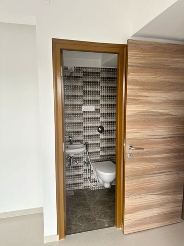 Room in 1 BHK Apartment at Marathon Neo Hills, Tembhipada – for Rent