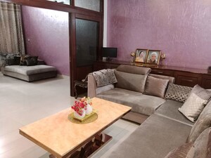 Living Room in 3 BHK Builder Floor at Janakpuri – for Rent