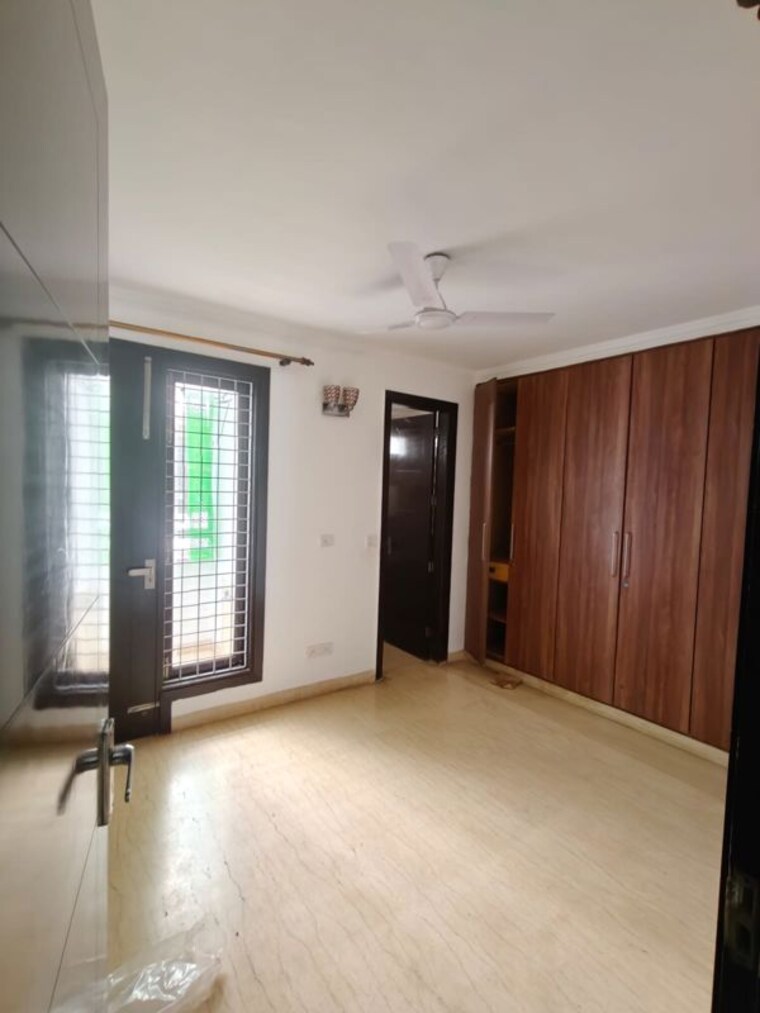 Room, sector 21d 2 Bedroom 1174 Sq.Ft. Builder Floor In Sector 21d Faridabad 9718398