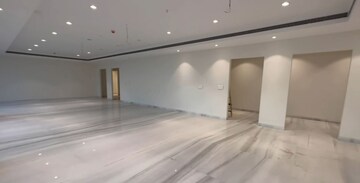 Room in 4 BHK Apartment at Indiabulls Blu, Worli – for Sale