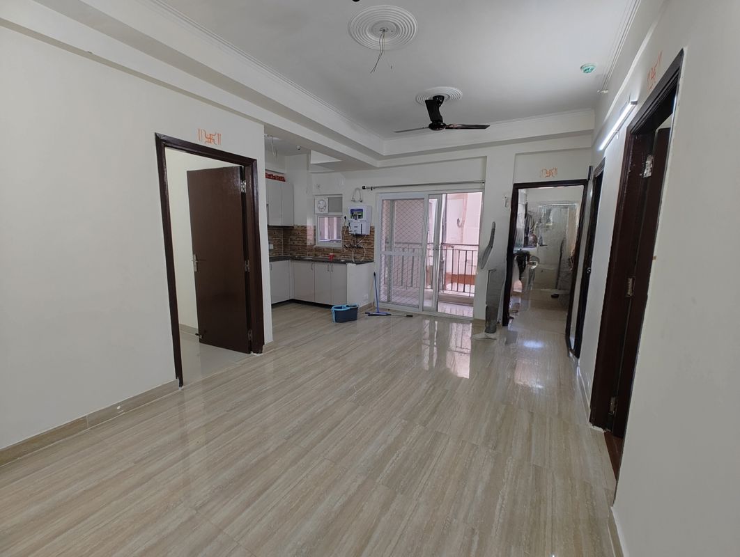 2.5 BHK + Study Room Apartment For Rent in Amrapali Tropical Garden