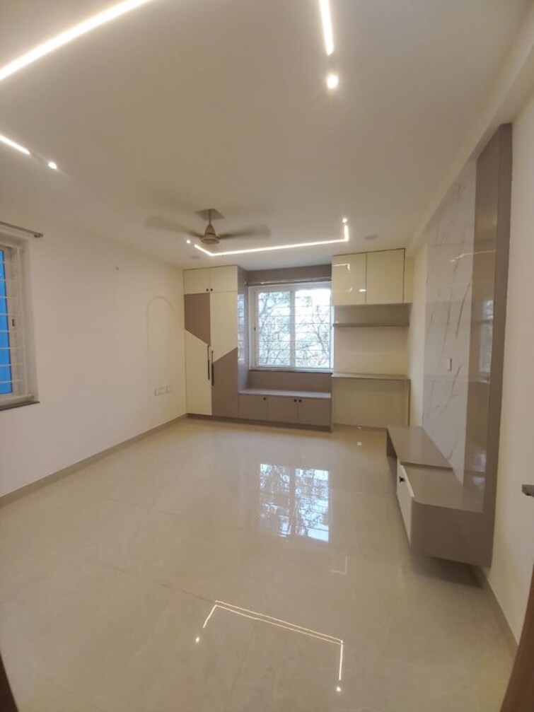 Room, serilingampally 3 Bedroom 1800 Sq.Ft. Apartment In Serilingampally Hyderabad 9704450