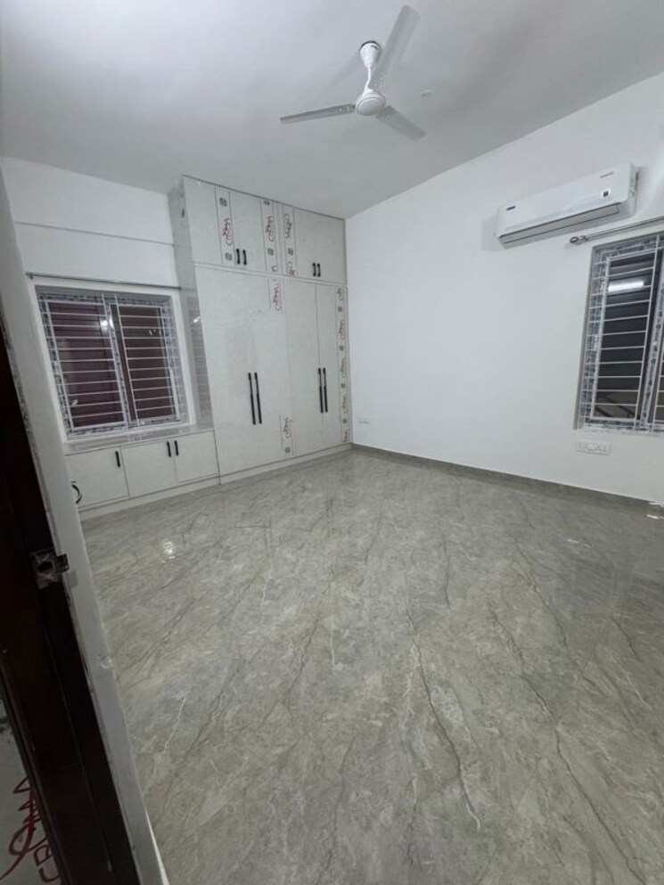 Room, kondapur 3 Bedroom 2300 Sq.Ft. Apartment In Kondapur Hyderabad 9673970