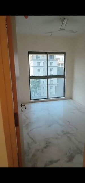 Room in 2 BHK Apartment at Lodha Bel Air, Jogeshwari West – for Rent