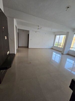 Room in 3 BHK Apartment at Harni Road – for Rent