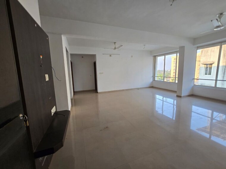 Room, harni road 3 Bedroom 1810 Sq.Ft. Apartment In Harni Road Vadodara 9719126