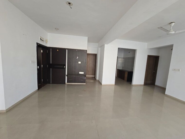 Room, harni road 3 Bedroom 1810 Sq.Ft. Apartment In Harni Road Vadodara 9719126