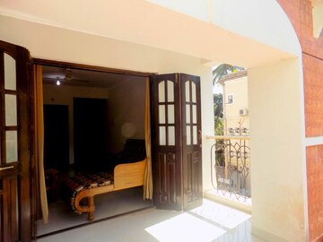 Room in 2 BHK Apartment at Devashri Sun N Sand, Candolim – for Rent