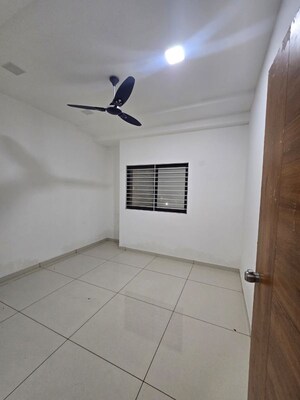 Room in 3 BHK Apartment at Harni – for Rent