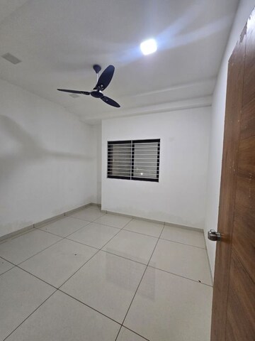 Room in 3 BHK Apartment at Harni – for Rent
