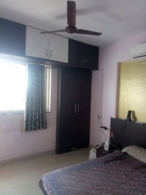 Room in 2 BHK Apartment at Shriram Nagar CHS, Aundh – for Rent