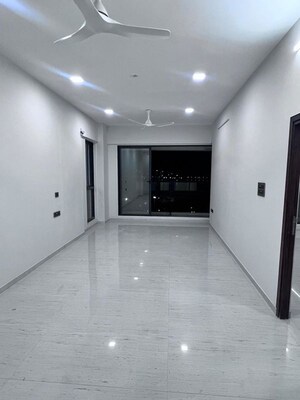 Room in 3 BHK Apartment at Sugee Indira, Dadar West – for Rent