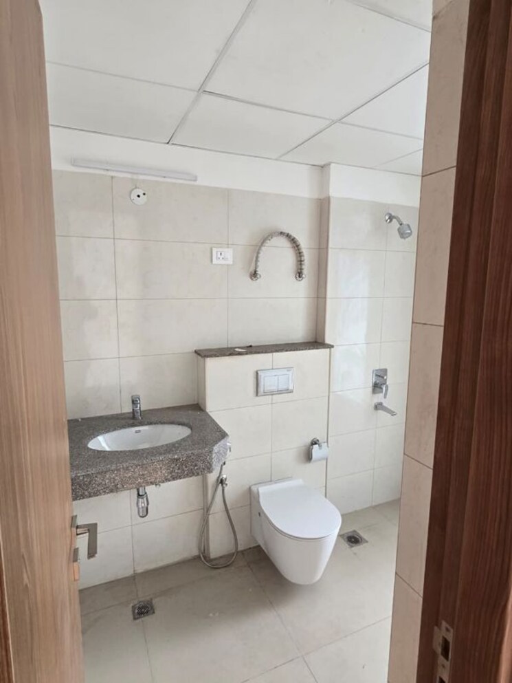 Bathroom, godrej-woods 3 Bedroom 2088 Sq.Ft. Apartment In Sector 43 Noida 9719257