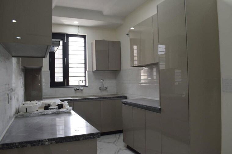 Kitchen, sector 9 3 Bedroom 250 Sq.Yd. Builder Floor In Sector 9 Faridabad 8320741