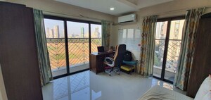 3 BHK Apartment For Rent in Sugee Saraswati Niwas, Dadar West