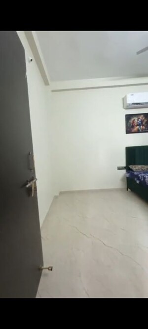 Room in 2 BHK Independent House at Scheme 78 – for Rent