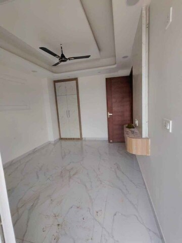 2 BHK Apartment For Rent in VVIP Homes, Gaur City 2