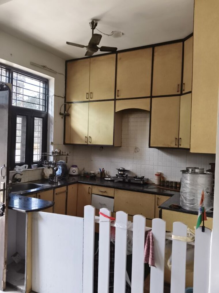 Kitchen, sector 122 2 Bedroom 112 Sq.Yd. Villa In Sector 122 Noida 9719567