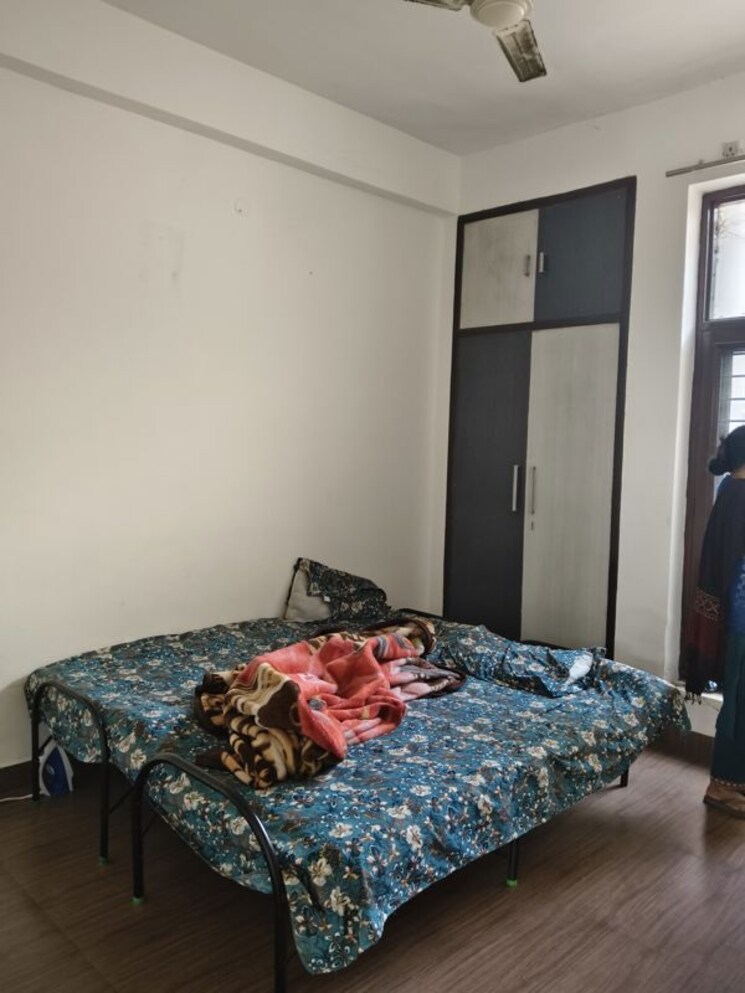 Bedroom, sector 122 2 Bedroom 112 Sq.Yd. Villa In Sector 122 Noida 9719567