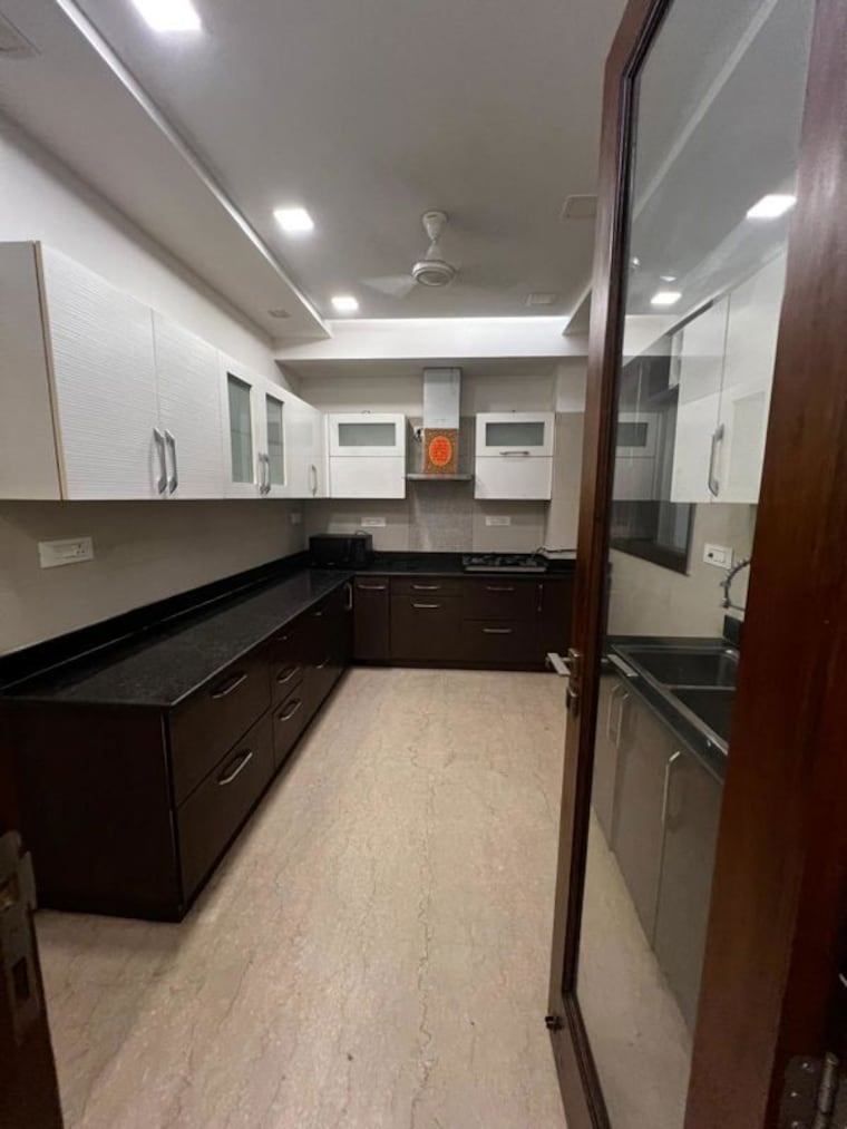 Kitchen, safdarjung enclave 3 Bedroom 235 Sq.Yd. Builder Floor In Safdarjung Enclave Delhi 9719569